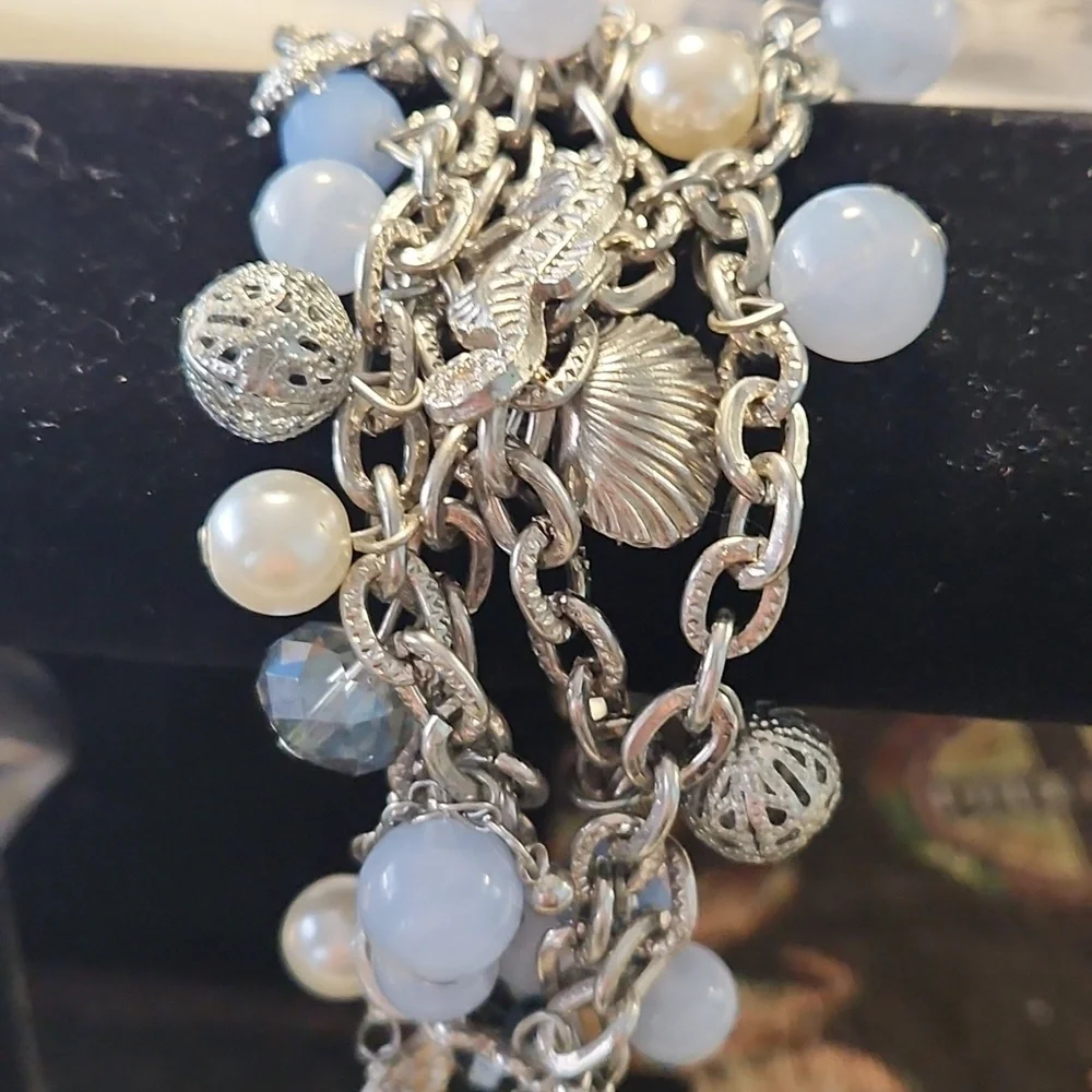 Beautiful bracelet - Picture 1 of 4